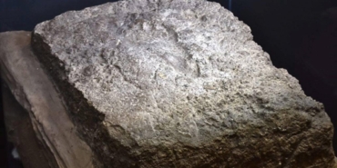 tarih-oncesine-dayanan-bir-iz-insanligin-ilk-adimlarina-dair-derin-bir-inceleme-BYYtkOAv.jpg