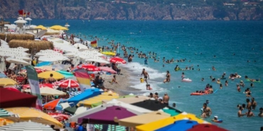 antalya-icin-17-milyon-turist-hedefi-buyuyen-turizm-icin-yeni-stratejiler-ve-yatirimlar-SL9ZNWLW.jpg