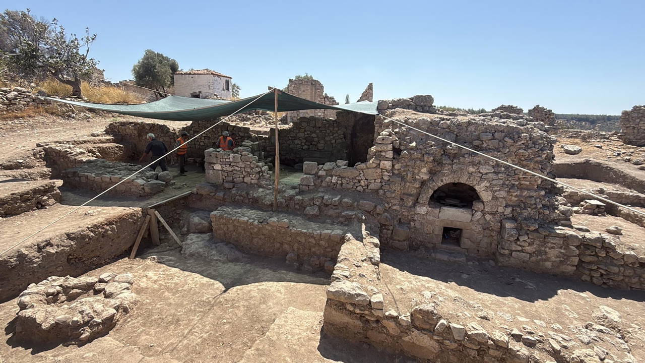 Beçin Kalesi’nde 3 bin Yıllık Kremasyon Mezarları: Tarihin Derinliklerinden Yansıyan Bir Keşif