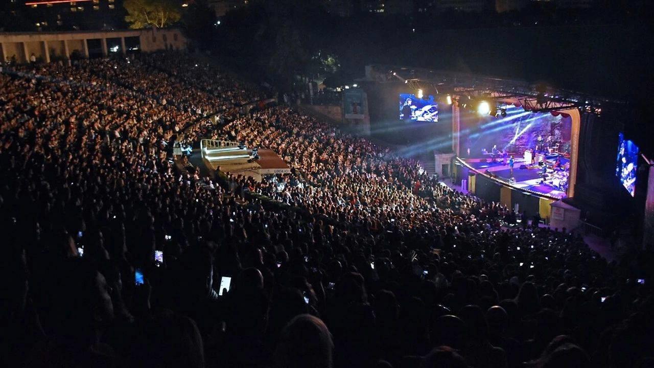 harbiye-acikhava-yaz-oyunlari-fosforlu-cevriye-ile-basliyor-akil-dolu-bir-acilis-xDTD44xe.jpg