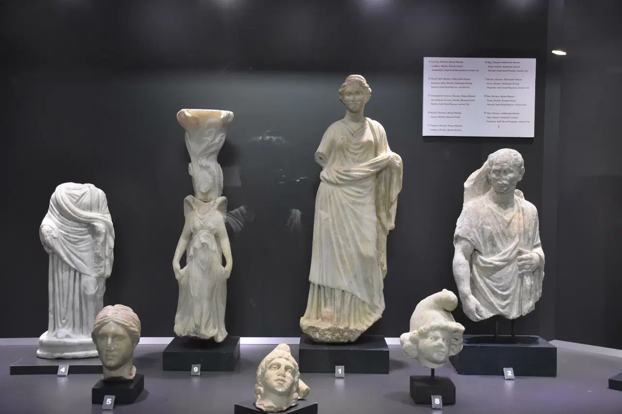 Parmakta Yüzük Taşıyan İki Bin Yıllık Bronz Kol Parçası: 45 Yıldızlı Bir Düğümle İlk Kez Başkente Sergileniyor