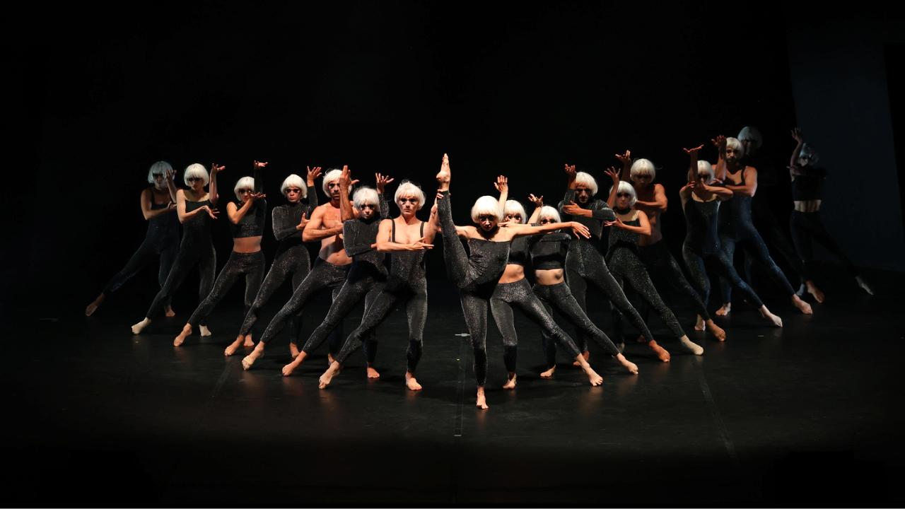 uluslararasi-bodrum-bale-festivali-elektronika-temsiliyle-sonuclanan-sentez-ve-zihin-acici-bir-sahne-deneyimi-y817U6IJ.jpg