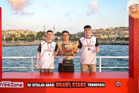 vodafone-freezone-kitalararasi-brawl-stars-turnuvasinda-sampiyon-doner-kebap-takimi-sahnede-lezzetli-zafer-ELIkjMiA.jpg