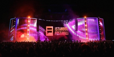 yenikapi-etkinliklerinde-son-perde-sahne-simge-ile-mabel-matizde-bulusurken-festival-aski-ve-estetigin-izinde-H4dSlX3l.jpg