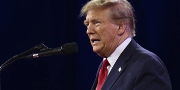 abd-baskani-donald-trumpin-yeni-urun-gruplarina-yonelik-tarifeleri-acikladigi-gundem-basligi-B6WPEuu4.jpg