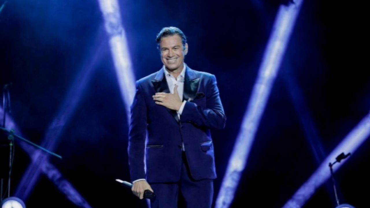 Ankara’da Sevenleriyle Buluşan Efsane: Mario Frangoulis’in Duygusal Yolculuğu