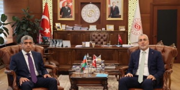 bakan-isikhan-azerbaycanli-mevkidasi-aliyev-ile-gorustu-onemli-istisareler-ve-bolgesel-isbirligi-gelistirme-V3NPxvrB.jpg