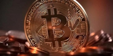 altin-sert-dususe-ragmen-bitcoin-neden-sakin-kaldi-uzman-uyarisi-fed-oncesi-gozler-uclu-oruntude-53Sy299p.jpg