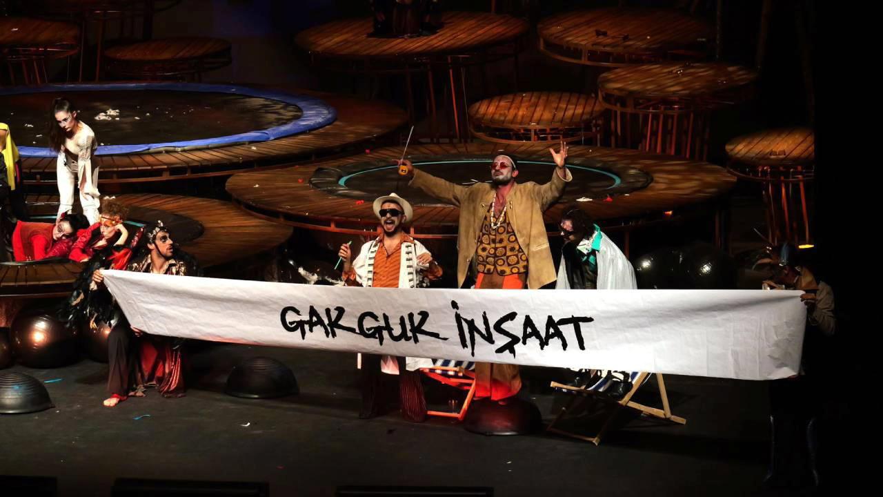 ankarada-sahne-coskusunun-zirve-noktasi-kuskondu-muzikali-ile-festivalin-ilk-perdesi-aralandi-1YcIdfxk.jpg