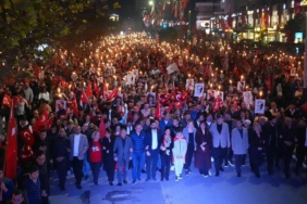 atasehirde-binlerce-kisinin-29-ekim-coskusuyla-yukselen-ruhunu-yansitan-essiz-kutlama-miiTFOal.jpg