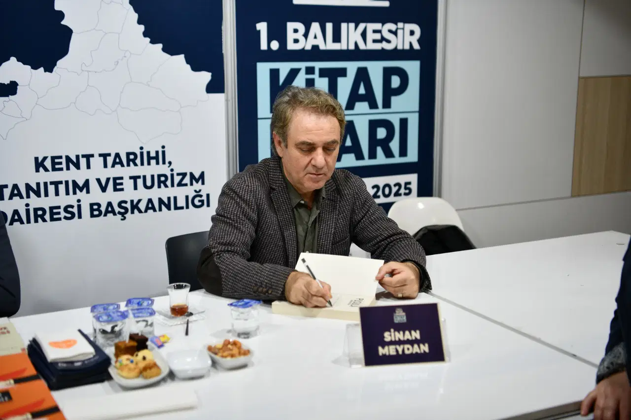 Balıkesir Kitap Fuarı’na Yoğun İlgi: Yarım Asır Gibi Uzun Bir Okuma Yolculuğu Başladı