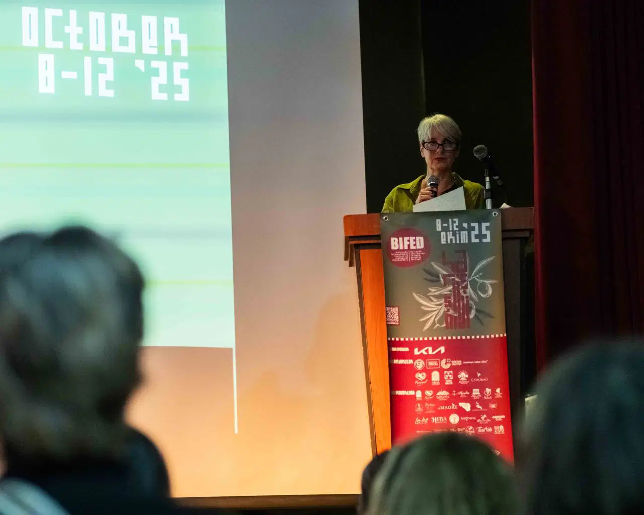 Bozcaada’daki BIFED Ödülleri Sahiplerini Buldu: Düşen Gökyüzü Filmi Zirvenin Nesnesi, Birinciliği Kucakladı