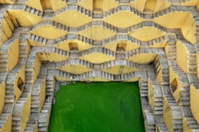 burtynskynin-turkiye-ve-dunyada-cektigi-fotograflarla-doganin-donusumunu-yansitan-bir-yolculuk-borusan-contemporaryde-yeniden-yorumlanan-manzaralar-PqndzvCe.jpg