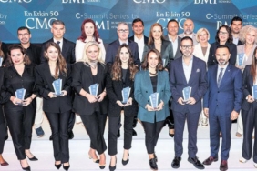 en-etkin-50-cmo-odullerine-kavustu-9jkZ7Hcj.jpg