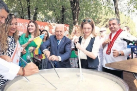gastronomi-rotasi-yeniden-olusturuldu-yenilikci-lezzetlerle-yeni-bir-kesif-seyahati-wCYMYUkF.jpg