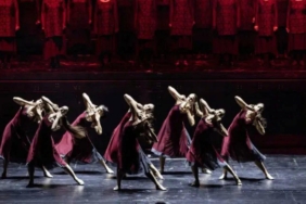 izmirde-tiyatro-opera-ve-konserlerle-sehrin-entellektuel-ruhu-yukseltecek-sanatin-buyulu-nabzi-RRhM5Osm.jpg