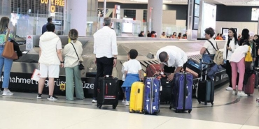 seyahat-azaldi-harcamalar-fark-atti-turizmde-tersine-donusun-hikayesi-1PIeTqVb.jpg