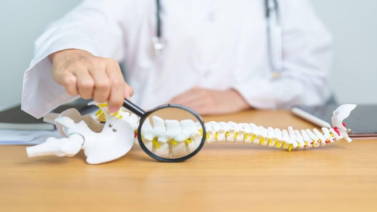web-sayfasi-icin-benzersiz-baslik-her-3-kadindan-1i-ve-her-5-erkekten-1i-osteoporoz-riski-altinda-bilinclendirme-ve-onlemler-lgOGf2d5.jpg