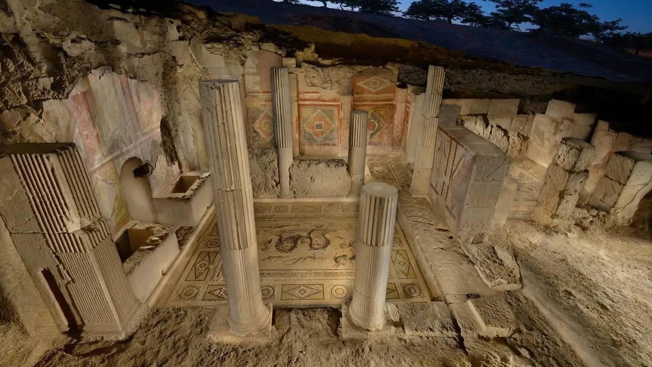 zeugmadaki-en-onemli-yapilardan-muzalar-evinin-korugan-yapisi-tamamlandi-esin-perileri-guvende-sImi9uGS.jpg