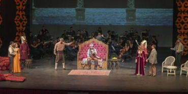 antalya-kultur-yolu-festivalinde-saraydan-kiz-kacirma-operasinin-sahnelendigini-anlatan-bir-intelektuel-uslup-ile-benzersiz-web-basligi-KIlDIaCS.jpg