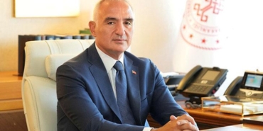 bakan-ersoy-ekim-ayinda-yabanci-ziyaretci-sayisi-432-artti-OCMIv9pO.jpg
