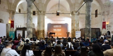 bu-yil-dorduncusu-gerceklesen-uluslararasi-gobeklitepe-film-festivalinin-sona-eren-anisal-durusu-dumanli-sehrin-nadide-cicegi-SJYv5bgN.jpg