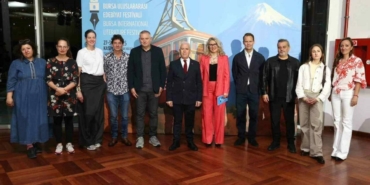 bursalilar-edebiyatla-bulusuyor-cesaretin-izinde-ve-ufuk-acan-anlar-Ug1yHGth.jpg