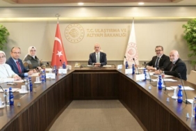 cocuklarin-dijital-haklari-sosyal-medyada-da-guvende-ve-korunuyor-hqH1HNC7.jpg