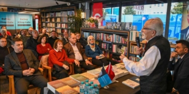 cumhuriyet-yazari-prof-dr-emre-kongarin-beltas-kitap-kafede-okurlariyla-bulusmasi-edebiyat-ve-toplumsal-dusunceyle-derinlesen-anlar-YU4nqK3K.jpg