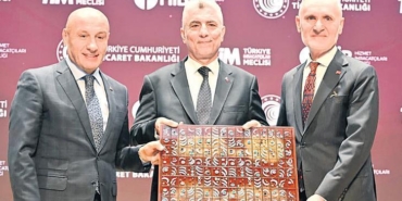 hizmetin-doviz-geliri-121-milyar-dolari-asacak-turkiye-ekonomisinde-yeni-donem-d5cIDJhQ.jpg