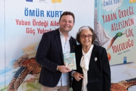omur-kurtun-odullu-eserinin-halkalarini-sarsan-basarisi-100-bine-ulasan-buyuk-okur-kitlesi-fMKs1eSR.jpg