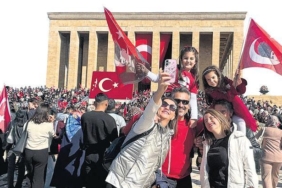once-anitkabire-sonra-tatilin-baslangici-unutulmaz-bir-yolculuk-TryCLXJc.jpg