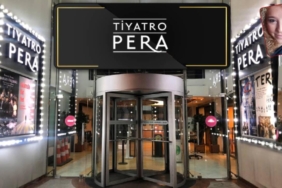 tiyatro-pera-cehovun-martisi-ile-perdelerini-acarak-ask-dalgalarini-kesfetmeye-hazir-oyunda-bir-gol-bir-cok-ask-YNEndwMP.jpg