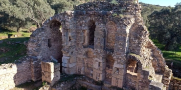 antik-nysanin-1800-yillik-kutuphane-basamaklari-tarihin-golgelerinden-gun-yuzune-cikan-bir-sehrin-aydinligi-lKwPkqVa.jpg