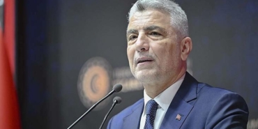 bakan-bolat-2025te-gumruklerde-yakalanan-deger-985-milyar-tl-ile-dikkat-cekti-9eUKdcXA.jpg