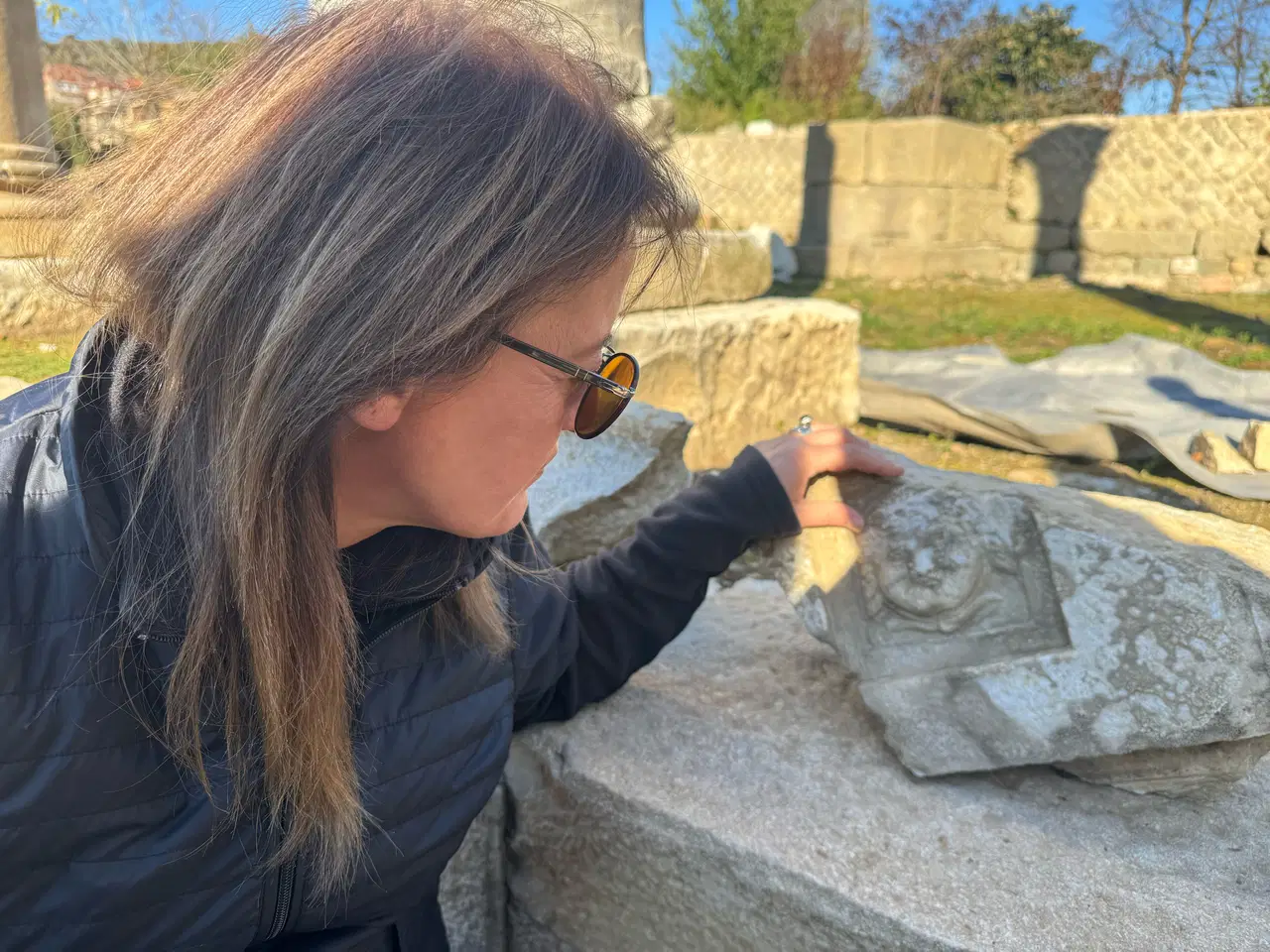 Bartındaki Antik Kentte Gülümseyen Medusa: Tarihin Sessiz Yüzü İnceleniyor