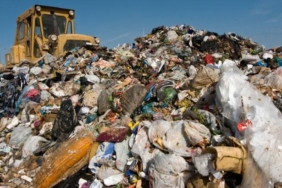 gelecegin-sok-edici-uyarisi-2040ta-saniyede-bir-kamyon-plastik-dogaya-karisacak-KeQWUguc.jpg