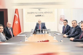 isciler-olmadan-toplanan-asgari-ucret-komisyonu-tartismalar-ve-olasi-sonuclar-wAFzPXVn.jpg