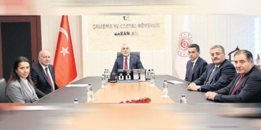 isciler-olmadan-toplanan-asgari-ucret-komisyonu-tartismalar-ve-olasi-sonuclar-wAFzPXVn.jpg