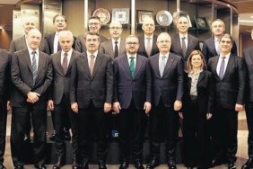 merkez-bankasi-baskani-tbb-yonetimiyle-gorustu-guncel-gelismeler-ve-beklentiler-c41Z9vP4.jpg