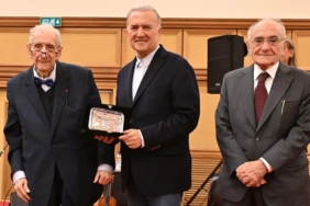 murathan-mungana-onur-odulu-sunulmasi-edebi-mirasin-yukselen-isigi-OThq7CSH.jpg