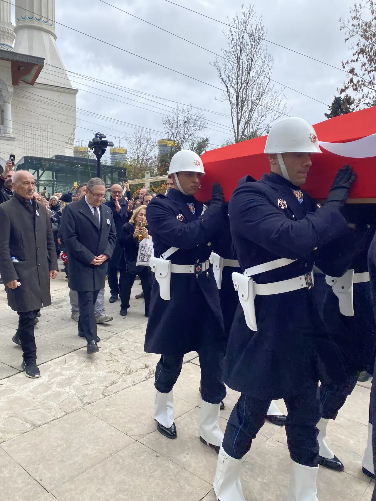 Nermin Abadan Unat: Sonsuzluğa Uğurlanan Bir İnsanlık Mirası ve Akademik Cesaretin İzinde