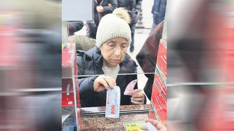 Nimet Abla Gişesinde Bilet Kuyruğu Uzadı: Görüntüler ve Ana Noktalar