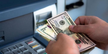 piyasada-50-dolarlik-korku-devam-ediyor-bankalar-ve-doviz-burolari-neden-hala-kabul-etmiyor-xhwdqk6m.jpg