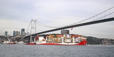 bogazdan-yildirim-gibi-gecti-vizyoner-bir-anlatim-ile-tarihin-icinden-akip-giden-bir-ani-bFi2PJeB.jpg