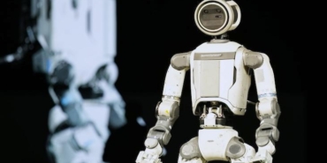 bu-yil-gelen-ve-tamamen-insan-yetenegine-sahip-robotlar-gelecegin-kapilarini-aralayan-insansi-guc-tbaxfuJV.jpg