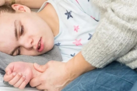 cocuklarda-epilepsi-sessiz-nobetlere-dikkat-gozden-kacirilmamasi-gerekenuyari-OhhfPHF7.jpg