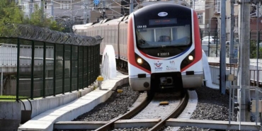 demir-yollari-2025te-turkiye-nufusunun-uc-kati-yolcu-tasidi-yolculukta-yeni-bir-donem-basliyor-lWs2dVEH.jpg