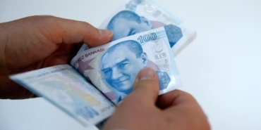 emekliler-icin-bayram-ikramiyesi-artis-mi-geliyor-konusulan-yeni-rakamlar-ve-beklentiler-ZGzH2jRI.jpg
