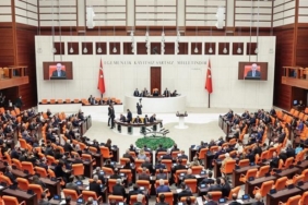 en-dusuk-emeklilik-ayliginin-20-bin-liraya-yukseltilmesine-iliskin-madde-tbmmde-kabul-edildi-rYgGxajJ.jpg